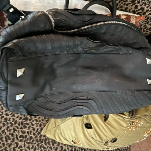 Marc Jacobs Black Laser Cut Wave Satchel Handbag - Picture 10 of 11